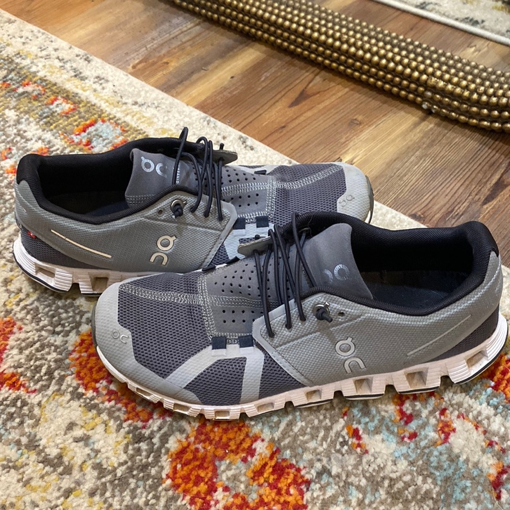 ON Cloud ON Running tennis shoes